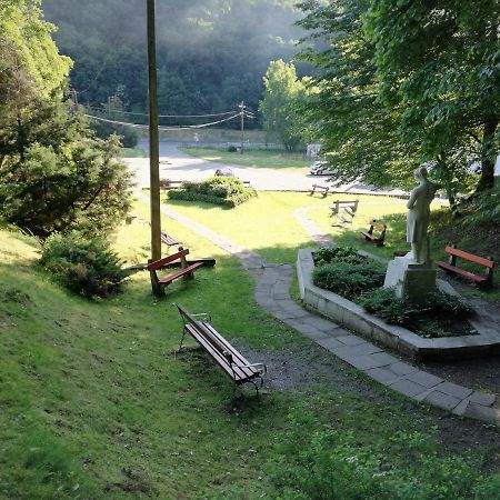 Parva Foresta Appartement Miskolc Buitenkant foto