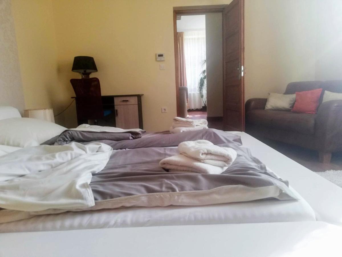 Parva Foresta Appartement Miskolc Buitenkant foto