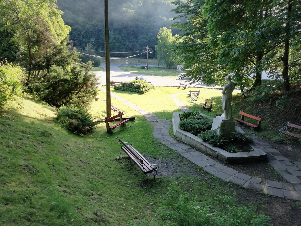 Parva Foresta Appartement Miskolc Buitenkant foto
